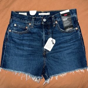 Levi’s Ribcage denim shorts size 28 new with tags